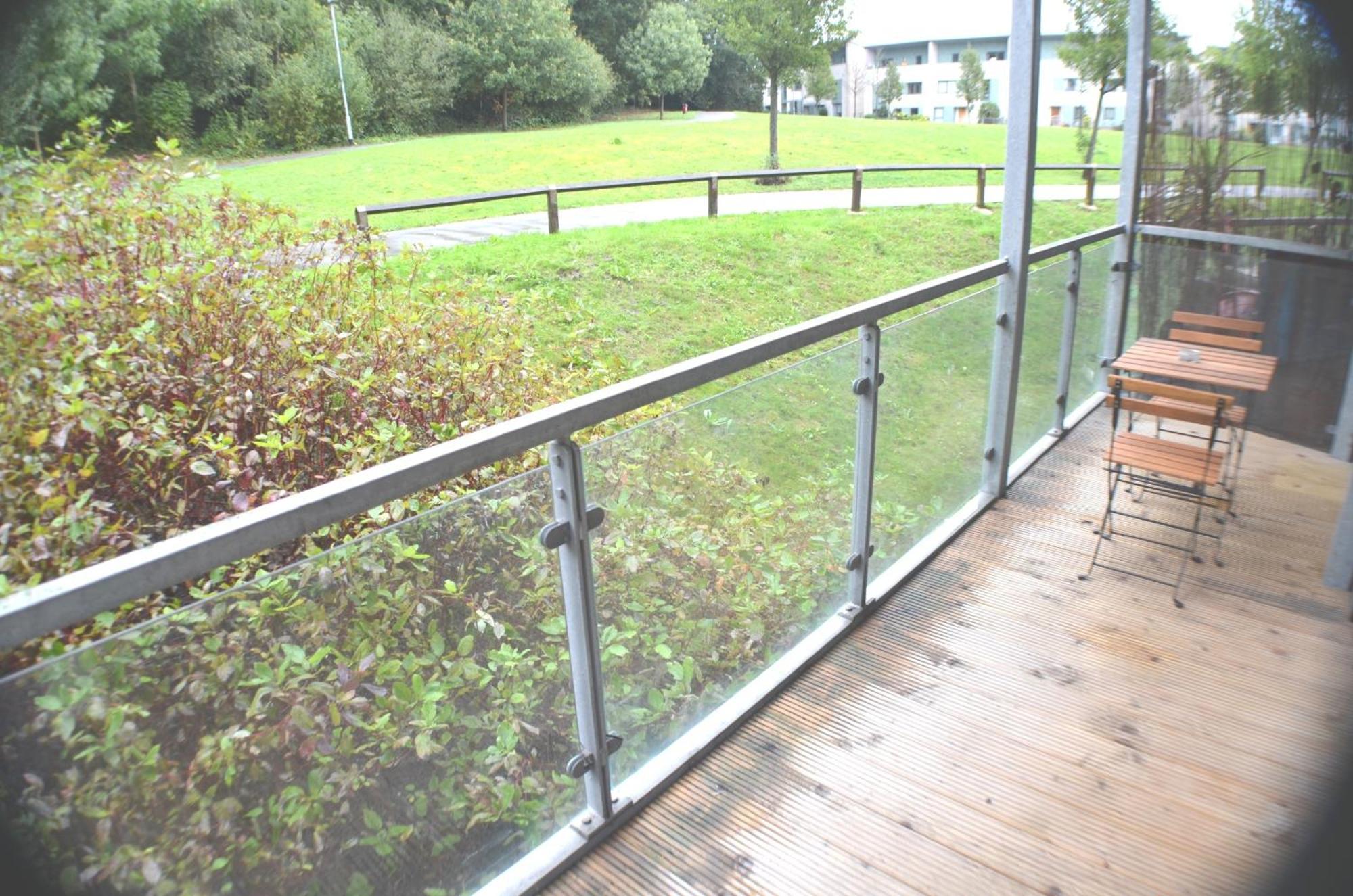 Brentwood Town Retreat - Large 2 Bedroom Apartment Exterior photo